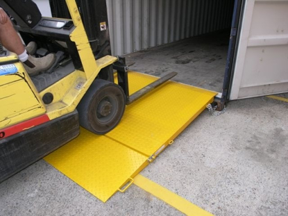 8-tonne-forklift-container-ramp